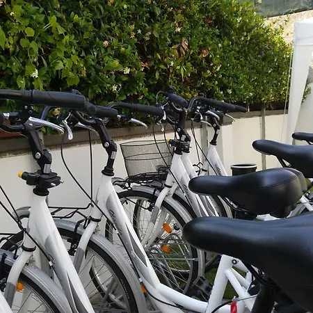 Ξενοδοχείο με διαμερίσματα Altea 4*